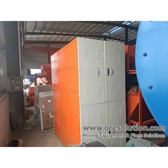 Elektrostatischer Abscheider mit Lichtbogenplatte